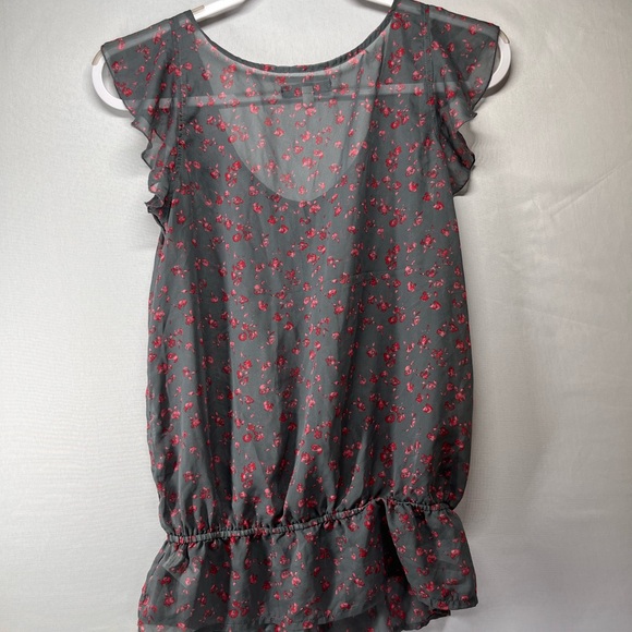 Sound & Matter Gray and Red‎ Floral top - Picture 3 of 6